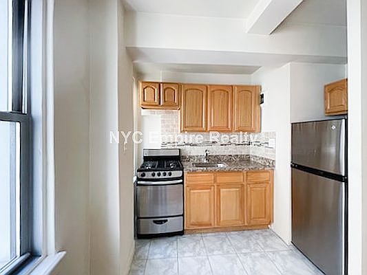 3rd image of 710 2nd Ave #10H
