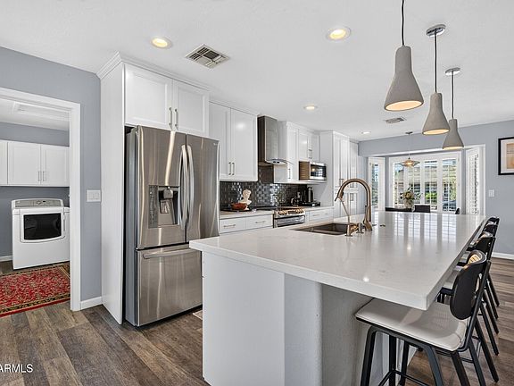 5th image of 15 E ANGELA Drive