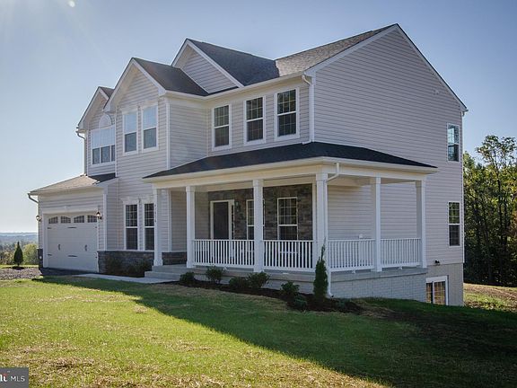 2nd image of 4 Jacobs Hill Ct