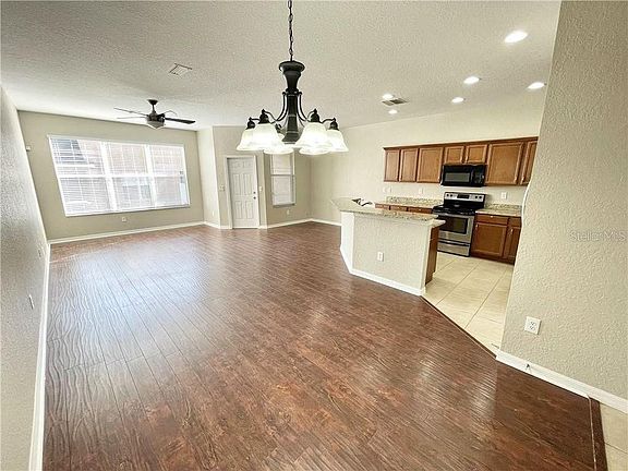 3rd image of 1417 Summergate Dr