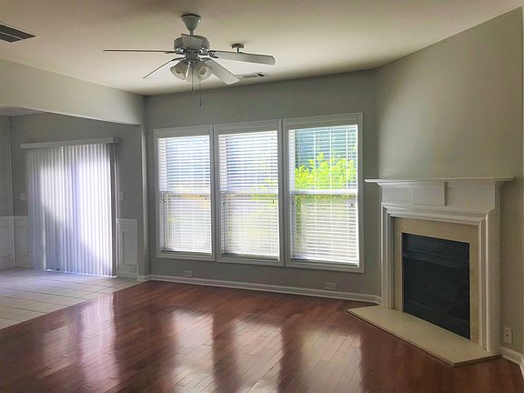 3rd image of 1913 Granville Dr