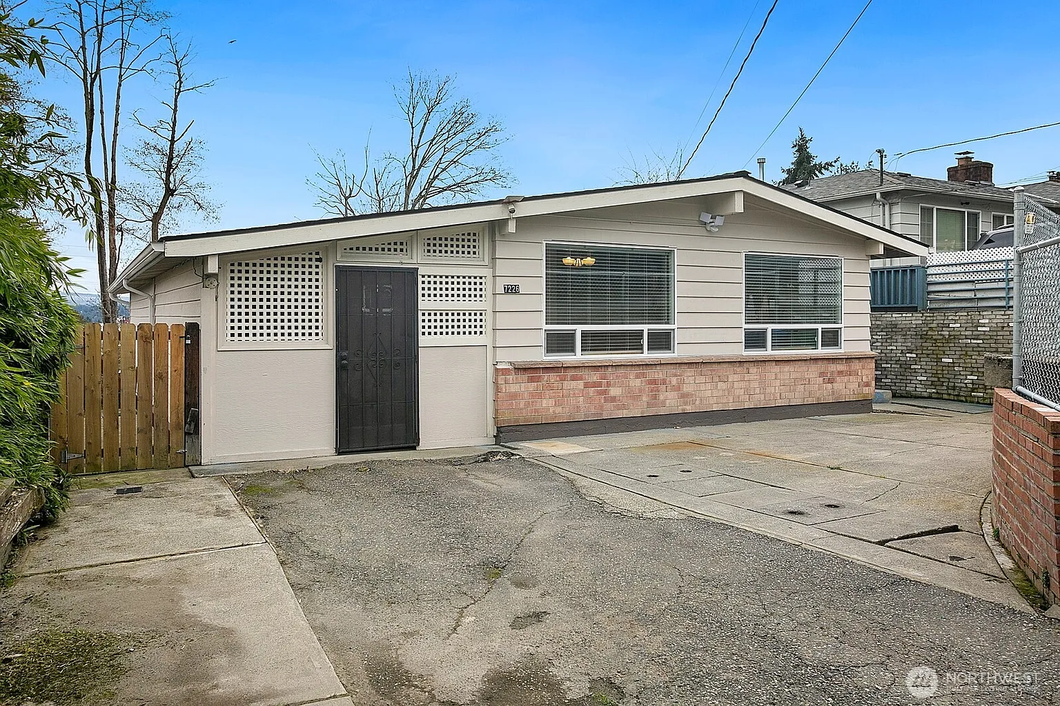 7226 33rd Avenue S photo 1