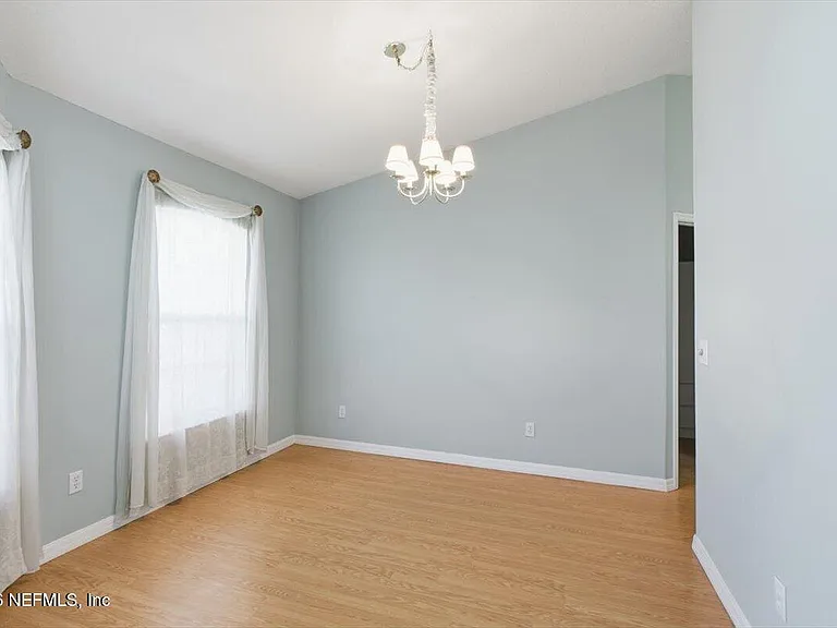 160 Crossroad Lakes Dr — Photo 4