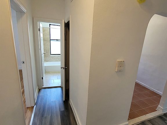 3rd image of 2301 Creston Ave #B3