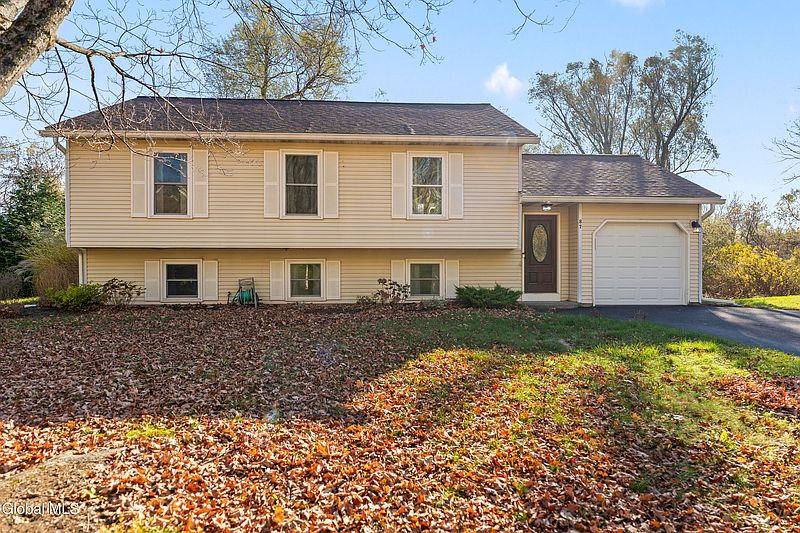 2nd image of 87 Algonquin Road