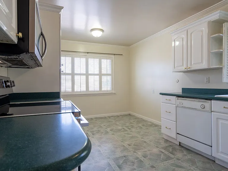 3834 Colegrove St — Photo 12