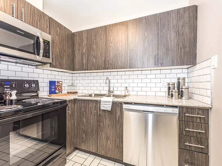 619 William St #8 & 10 — Photo 10