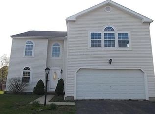 210 Wellington Pl, Pataskala, OH 43062