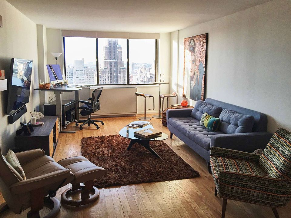 1st image of 300 Mercer St APT 24L