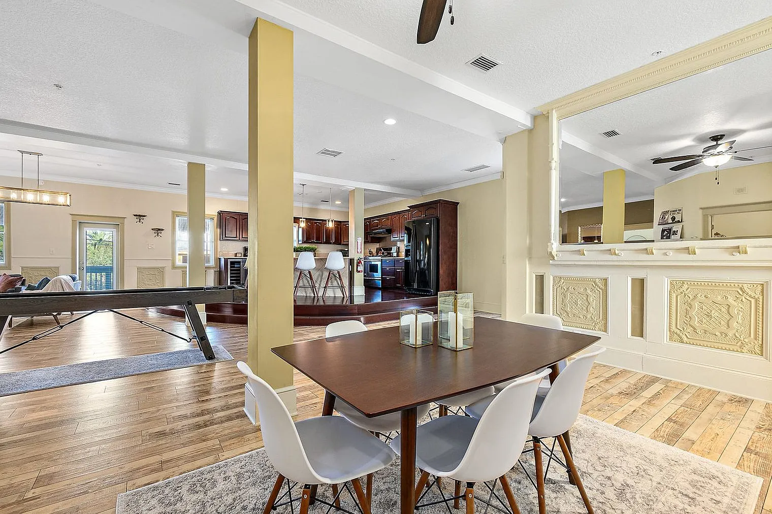 3 bed, 2.0 bath, 2292 sqft, $7,120 — Photo 3
