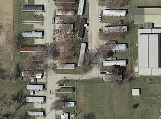 100 Edgewood Trailer Ct, Clinton, IL 61727
