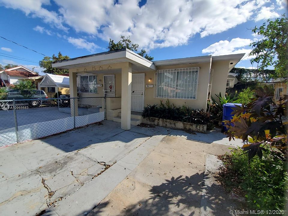 1st image of 370 NE 55th St #0