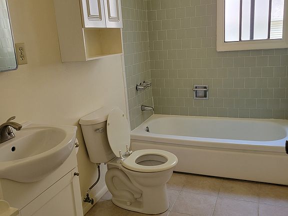 5th image of 425 Avenue G