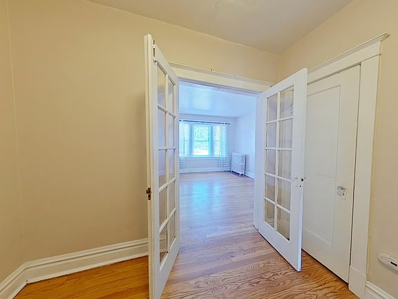 4th image of 6326 Oakland Ave APT 1E