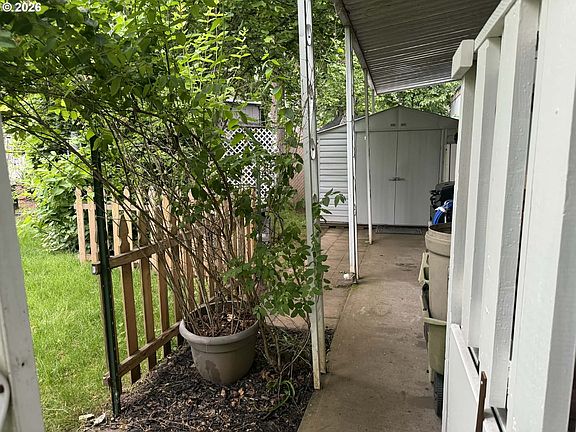 4th image of 27645 Snyder Rd Unit 14