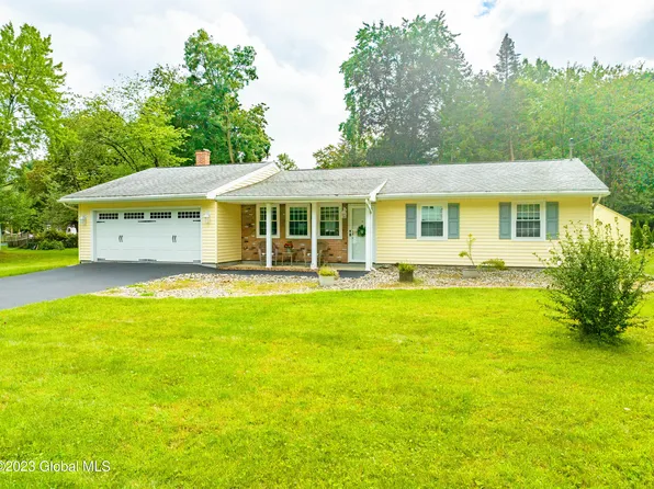 115 Greenleaf Drive, Latham, NY 12110