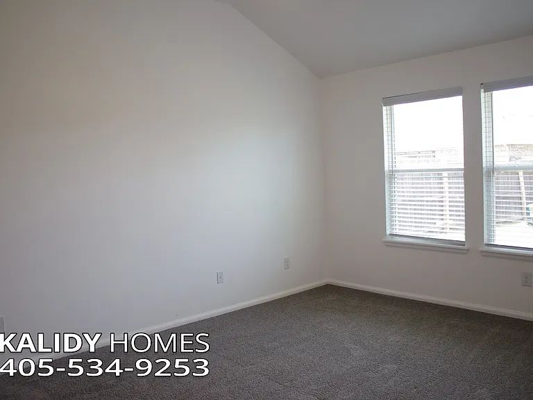 10601 NW 20th St — Photo 10