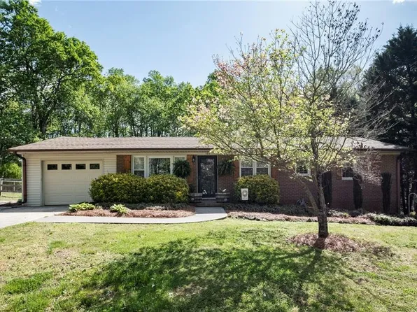 169 Bradley Rd, Winston Salem, NC 27107