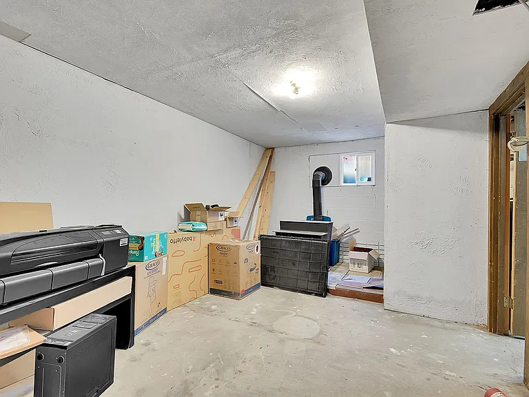 2027 Roland Dr — Photo 15