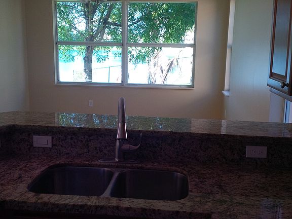 4th image of 3931 NE 13th Dr
