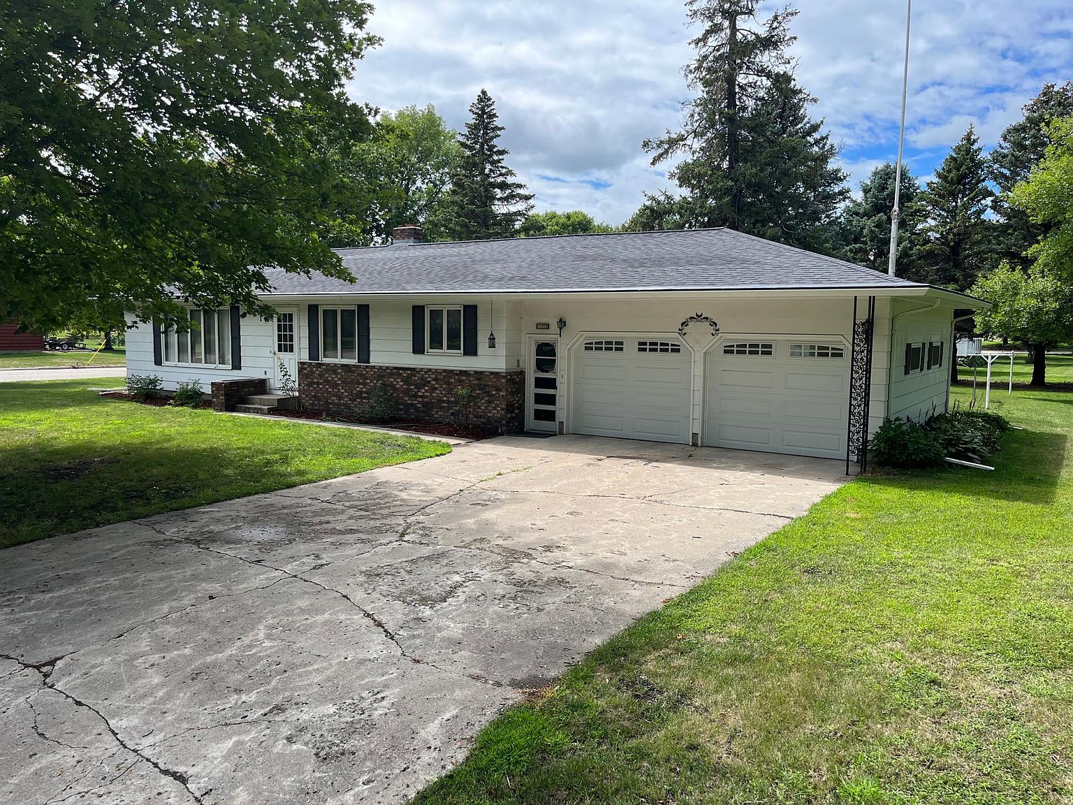 122 2nd St SW, Renville, MN 56284 Zillow