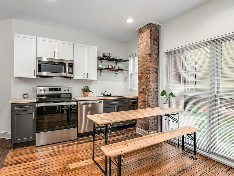 4029 Porter St — Photo 4