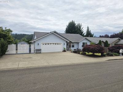 1230 E 4th Ave, Sutherlin, OR, 97479