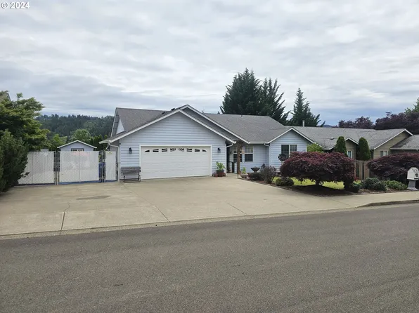 1230 E 4th Ave, Sutherlin, OR 97479