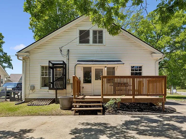 821 Greenwood Ave — Photo 31