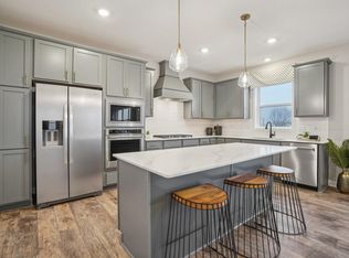 1741 Oak Creek Pass, Chaska, MN 55318