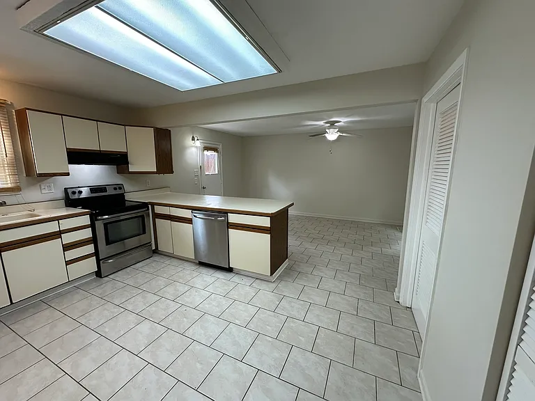116 Butternut Dr — Photo 9