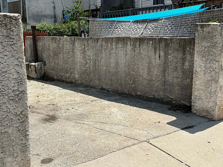 213 Green Ln — Photo 24