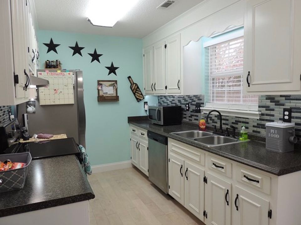 1st image of 909 Teague St NW
