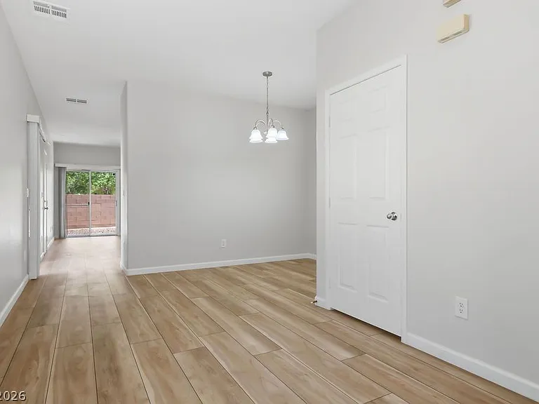 3632 Carisbrook Dr — Photo 4