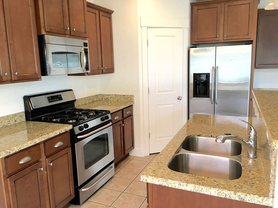 2nd image of 1010 E Quarry View Way