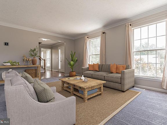 2nd image of 6 Lee Ct