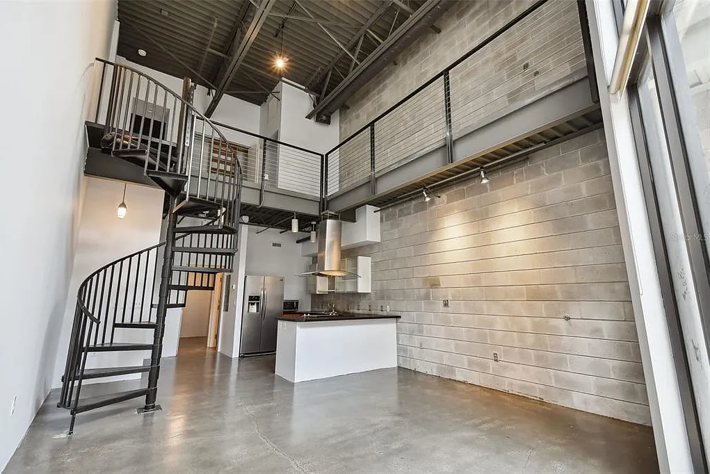 2 bed, 2.0 bath, 1088 sqft, $3,600 — Photo 3