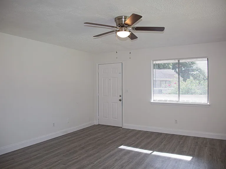2445 Thomasson Dr — Photo 28