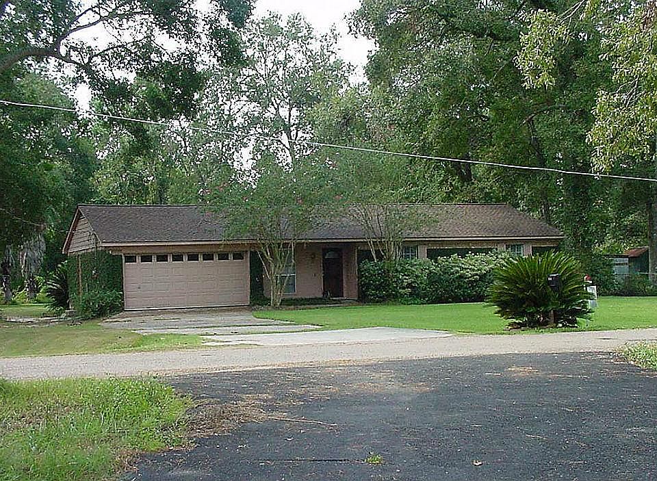 1st image of 17102 Live Oak Cir