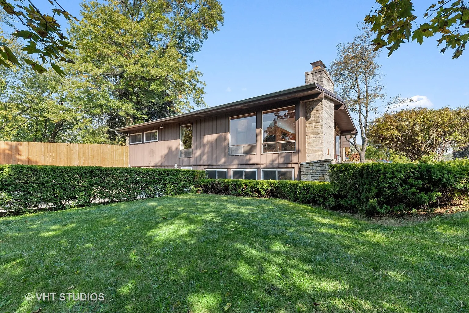 2N214 Amy Ave photo 1