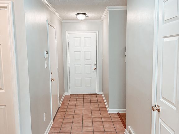 2nd image of 2288 Lake Hill Ct