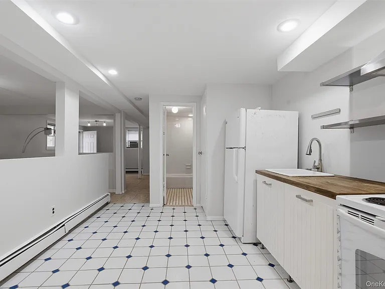 25 Woodland Terrace Ct — Photo 16