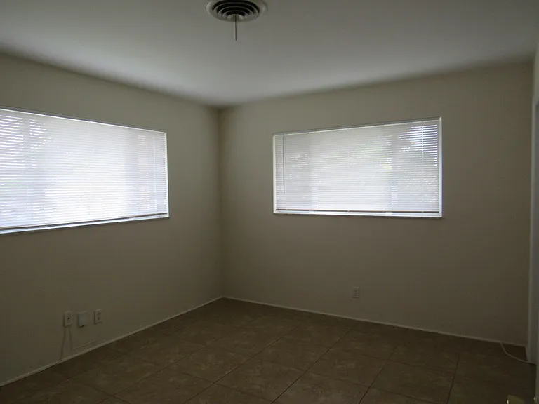 1911 NE 27th Ct #3 — Photo 17