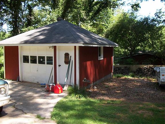 5th image of 3189 Richwood Dr