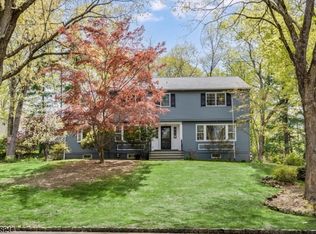 3 Kingston Dr, Livingston, NJ 07039