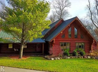 8 Bent Tree Ln, Towanda, IL 61776