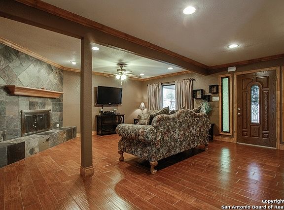 2nd image of 5226 Village Glen Dr