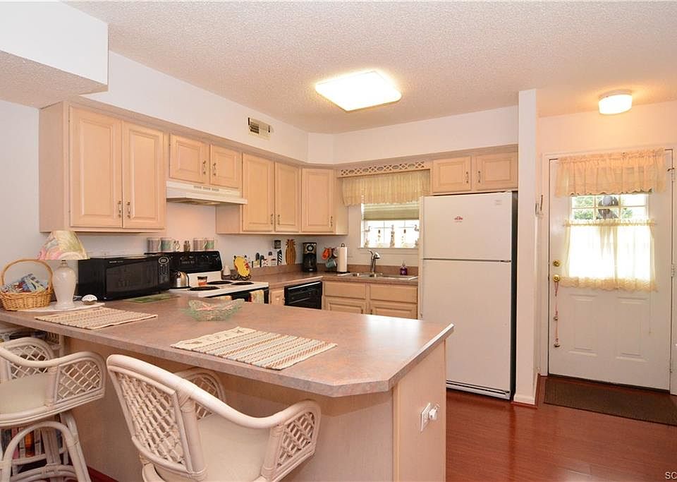 2nd image of 38332 Foxfire Dr Unit 15