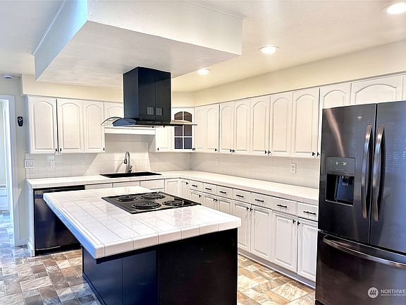 5th image of 17001 8th Ave  CT E