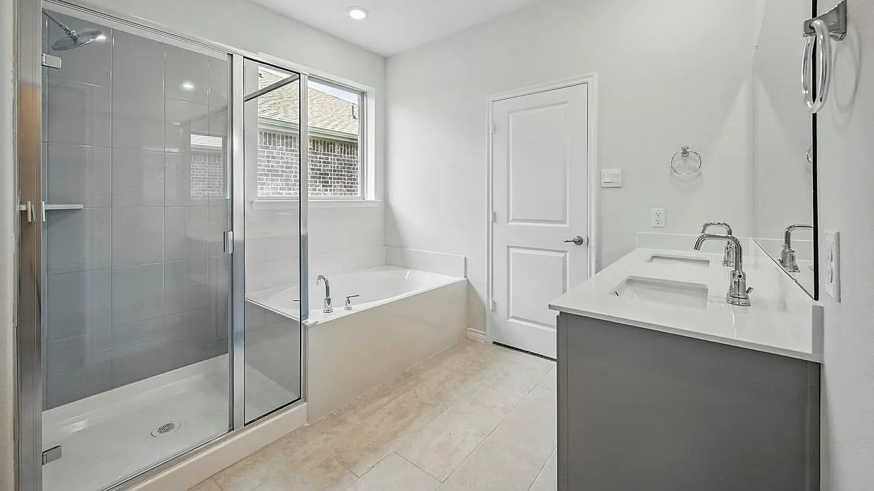 4 bed, 2218 sqft, $2,300 — Photo 4